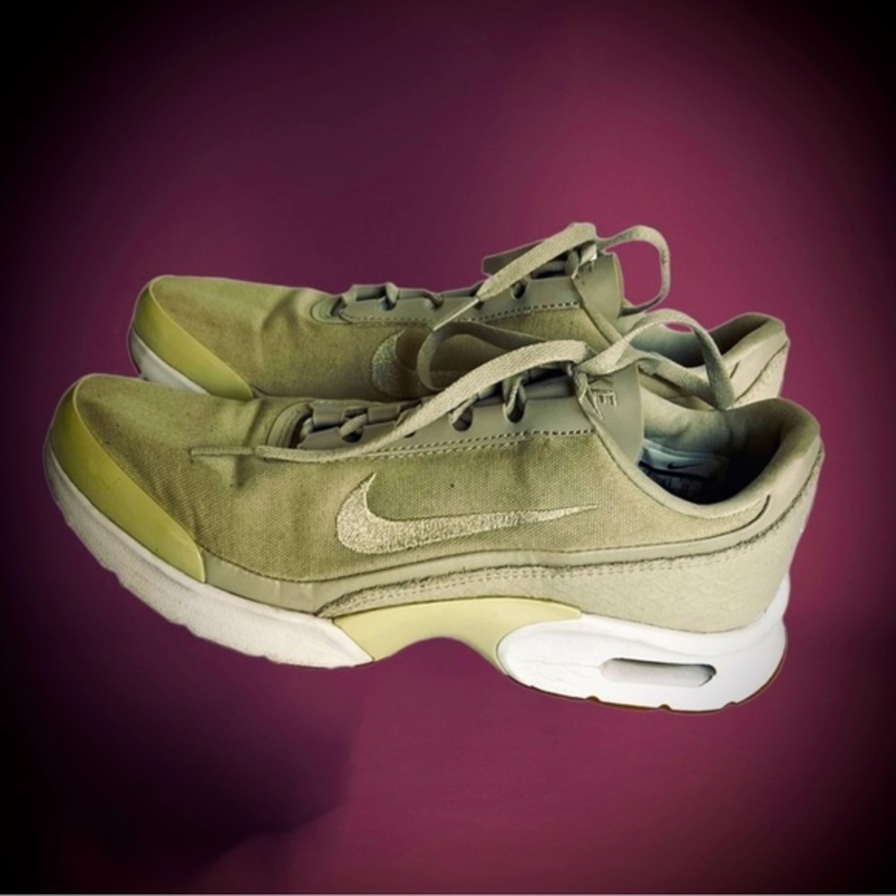 Women’s Nike Sneakers